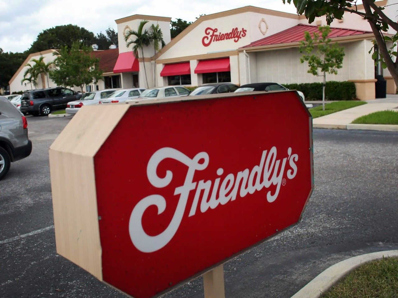 Restaurant Chains Closing: Which Stores Might Be Gone Soon?