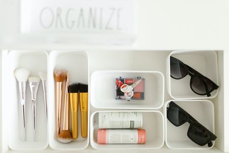 What are the most important areas of my home to organize? How can I make the most efficient use of my available storage space? What items should I prioritize for organization? What strategies can I use to keep my home organized? How can I ensure that my home remains organized in the long-term?