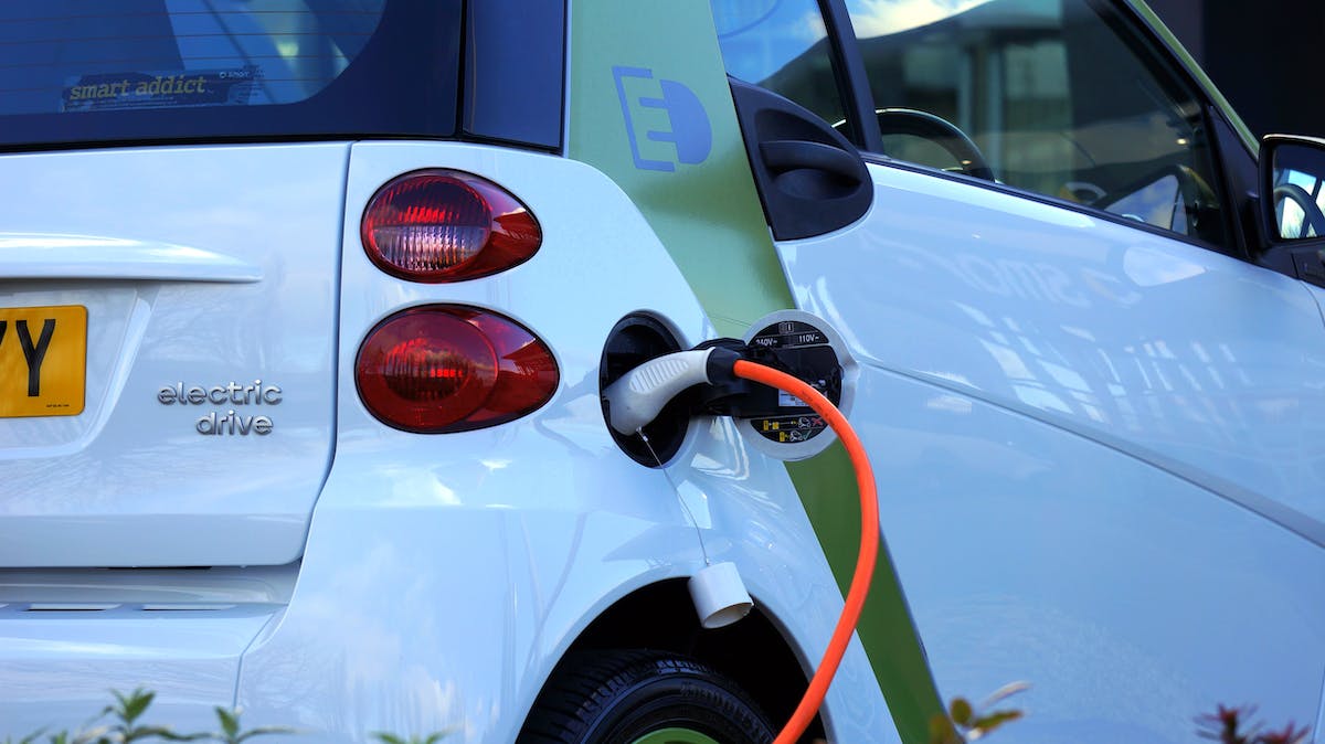 What is the cost of charging an electric vehicle?